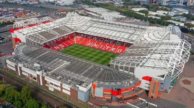 Man Utd odovzdal veľkú prestupovú podporu ako hviezdny hráč konkurenčného Manchester United má veľké plány