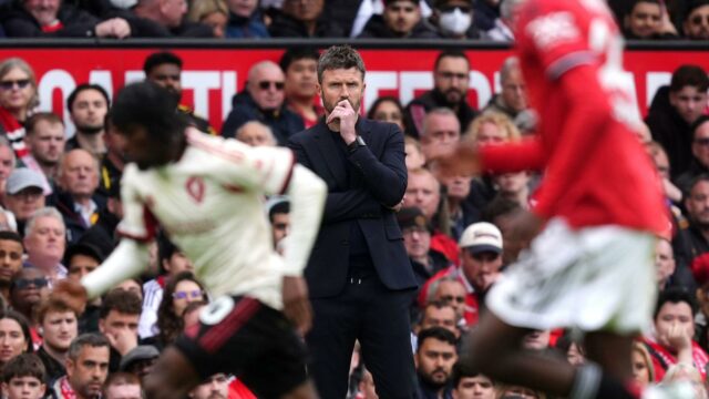 Man Utd porazil Liverpool, ale kolaps vzbudzuje pochybnosti o šanciach Carrickovho manažéra
