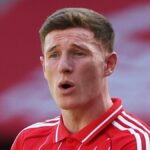 Elliot Anderson z Nottingham Forest počas zápasu Premier League medzi Nottingham Forest a Bournemouth na City Ground v Nottinghame, Spojené kráľovstvo, 24. mája 2026. (Foto: Maynard Manyowa/News Images/NurPhoto via Getty Images)