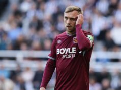 Man Utd sa pripojil k Liverpoolu a Chelsea v boji o Jarroda Bowena uprostred výpredaja West Hamu za 100 miliónov libier Jarrod Bowen z West Ham United ukazuje skľúčenosť počas zápasu Premier League medzi Newcastle United a West Ham United v St. James's Park v Newcastle, Spojené kráľovstvo, 17. mája 2026. (Foto MI News/NurPhoto cez Getty Images)