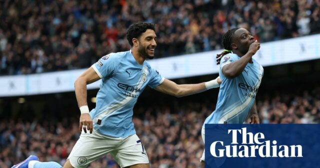 Manchester City udržiava tlak na Arsenal, keď Jérémy Doku podnecuje porážku Brentfordu | Premier League
