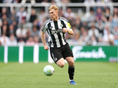 Manchester United Identifikoval tento Newcastle United ľavého obrancu ako cieľ: Dobrá voľba pre Carricka? Manchester United Identifikoval tento Newcastle United ľavého obrancu ako cieľ: Dobrá voľba pre Carricka?