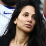 Internetová osobnosť Marrion Valette Areola, manželka francúzskeho brankára #23 Alphonse Areola, sa zúčastňuje štvrťfinálového futbalového zápasu UEFA Euro 2024 medzi Portugalskom a Francúzskom na Volksparkstadion v Hamburgu 5. júla 2024. (Foto: FRANCK FIFE / AFP) (Foto: FRANCK Getty Images/AFP)
