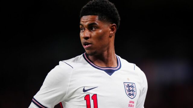 Marcus Rashford povedal, že zodpovedanie dvoch otázok by mohlo podnietiť Očakáva sa, že Marcus Rashford opustí Manchester United už toto leto, hoci vymenovanie Michaela Carricka by mohlo naznačovať prestupový obrat.