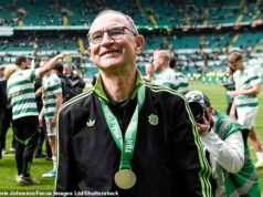 Martin O’Neill znevažuje inváziu na ihrisku Celtic Parku a trvá na škaredých scénach NEVYHŇAL SI hanbu za škótsky zápas… napriek tomu, že jeho klub sa už ospravedlnil rivalovi Hearts! Martin O'Neill v rozhovore pre rádio talkSport zúrivo bránil priaznivcov svojho klubu