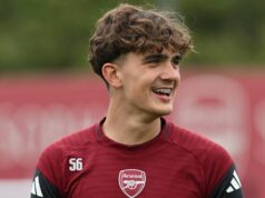 Max Dowman si po zásadnej zmene pravidiel splnil sen Arsenalu Max Dowman z Arsenalu počas tréningu/tlačovej konferencie v deň pred semifinálovým zápasom druhej časti Ligy majstrov UEFA 2025/26 medzi Arsenal FC a Atletico de Madrid v Sobha Realty Training Center 4. mája 2026 v londýnskom Colney v Anglicku.