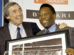 Medaila z majstrovstiev sveta 1966 Gordona Banksa a košeľa „záchrana storočia“ z roku 1970 sa budú dražiť Futbaloví velikáni Gordon Banks a Pele – s obrazom „záchrany storočia“