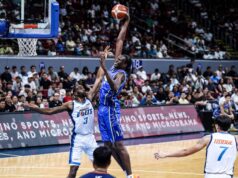 Meralco posiela všetko najlepšie zranenému importu TNT Bolovi Import TNT Tropang 5G Bol Bol vs Marvin Jones z Meralca Boltsa počas zápasu 2 semifinále PBA Commissioner's Cup.
