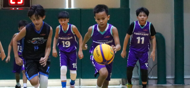 Meralco výfuky Converge len na sekundu Meralco stúpa proti Converge v akcii Batang PBA U15
