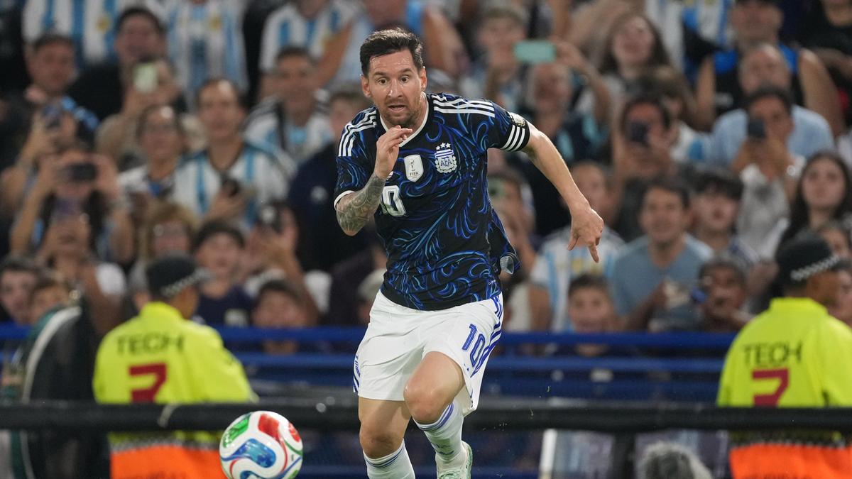 Messi predstavuje titulnú zostavu Argentíny na majstrovstvá sveta vo futbale 2026: Úplný zoznam; ozval sa Nico Paz