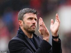 Michael Carrick je pripravený byť vymenovaný za stáleho hlavného trénera Man United – ako sa vedúci tím pripravuje na odporúčanie Sirovi Jimovi Ratcliffovi Vedúci tím Man United odporučí, aby bol Michael Carrick vymenovaný za stáleho hlavného trénera
