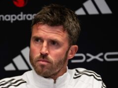 Michael Carrick je „veľmi ovplyvnený“ zdravotným strachom Sira Alexa Fergusona a dúfa v „dobrú podporu“ MANCHESTER, ANGLICKO - 1. MÁJ: (EXKLUZÍVNE SPRÁVY) Hlavný tréner Michael Carrick z Manchestru United hovorí počas tlačovej konferencie na Carrington Training Ground 1. mája 2026 v Manchestri v Anglicku. (Foto: Ash Donelon/Manchester United cez Getty Images)