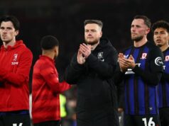 Middlesbrough má „nové dôkazy“ v rade Spygate a pripravuje plány na finále play-off Kim Hellbergová manažérka Middlesbrough tlieska fanúšikom na plný úväzok po boku hráčov Middlesbrough.