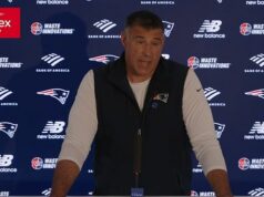 Mike Vrabel po porade ohľadom škandálu s Diannou Russini deklaruje lásku k manželke a synom hneď po prvom stretnutí… a nevylučuje, že opäť opustí Patriots Hlavný tréner New England Patriots Mike Vrabel vyjadril lásku k svojej manželke Jen a ich dvom dospelým synom, keď v stredu hovoril pre médiá pred organizovanými tímovými aktivitami.