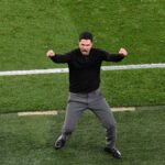 Mikel Arteta, manažér Arsenalu, oslavuje víťazstvo proti Burnley