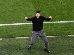 Mikel Arteta a Arsenal konečne získali titul – teraz sa môže začať nová éra Premier League Mikel Arteta, manažér Arsenalu, oslavuje víťazstvo proti Burnley