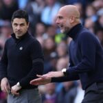 Pep Guardiola, manažér Manchestru City, a Mikel Arteta, manažér Arsenalu, sa stretávajú pred zápasom Premier League medzi Manchestrom City a Arsenalom na Etihad Stadium.