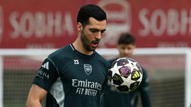 Mikel Merino otvára v Arsenale peklo zranení, zábavu na pohyblivých Mikel Merino sa opäť pripojil k tímu Arsenalu po nočnej more zlomenej nohy