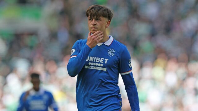 Mikey Moore z Rangers je videný na plný úväzok počas zápasu Premier League medzi Celticom a Rangers v Celtic Parku 10. mája 2026 v Glasgowe v Škótsku.