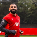 Zdá sa, že hviezda Liverpoolu Mohamed Salah je späť v tréningu pred zápasom s Manchestrom United.