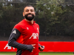 Mo Salah posiela Liverpoolu náznak zranenia pred súbojom s Man Utd po posile Arneho Slotu Zdá sa, že hviezda Liverpoolu Mohamed Salah je späť v tréningu pred zápasom s Manchestrom United.