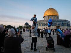 Moslimovia na celom svete oslavujú Eid al-Adha, sviatok obetí | Náboženské správy Moslimovia na celom svete oslavujú Eid al-Adha, sviatok obetí | Náboženské správy