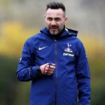 Roberto De Zerbi počas tréningu Tottenhamu Hotspur