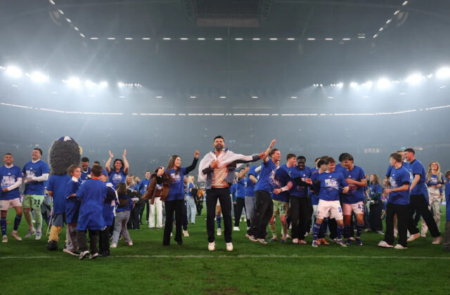 📸 Nabité pivnými batohmi! Becker chce preliezť Džeka a tak zostáva
