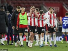 Nahnevaní hráči Southamptonu hovoria o škandále Spygate po potvrdení vylúčenia klubu z play-off napriek odvolaniu – keďže manažér čelí prepusteniu a hviezdy plánujú prestupy Tím Southamptonu prelomil mlčanie o škandále Spygate