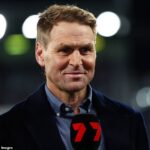 Polarizujúci futbalový komentátor Kane Cornes bol nútený odstúpiť zo svojej úlohy v celoaustrálskej výberovej komisii kvôli jeho pretrvávajúcim vzťahom s hazardným gigantom Sportsbet.