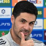Manažér Arsenalu Mikel Arteta sa zúčastňuje tlačovej konferencie v Sobha Realty Training Center 21. mája 2026 v Londýne Colney