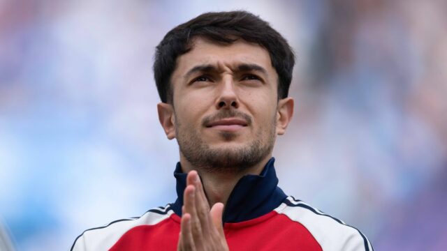Martin Zubimendi z Arsenalu sa zoradí pred zápasom Premier League medzi Manchestrom City a Arsenalom na Etihad Stadium 19. apríla 2026 v Manchestri v Anglicku.