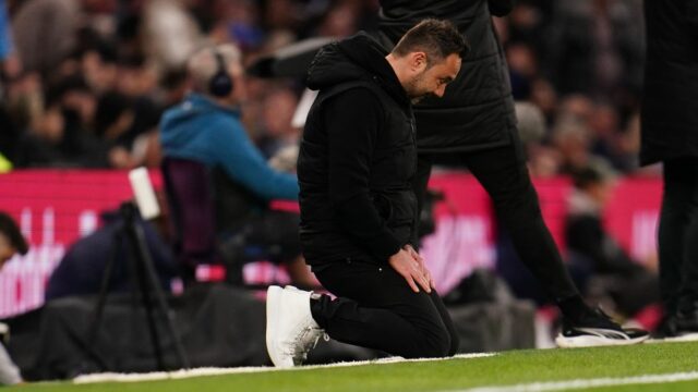 Roberto De Zerbi sa bude snažiť odložiť históriu Tottenhamu Hotspur na Stamford Bridge, keď tam v utorok večer pocestuje.