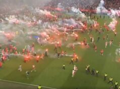 Najvyšší zápas ukončený, pretože fanúšikovia na ihrisku zaútočili na sekundy tímu od titulu | Futbal | Šport Najvyšší zápas ukončený, pretože fanúšikovia na ihrisku zaútočili na sekundy tímu od titulu | Futbal | Šport