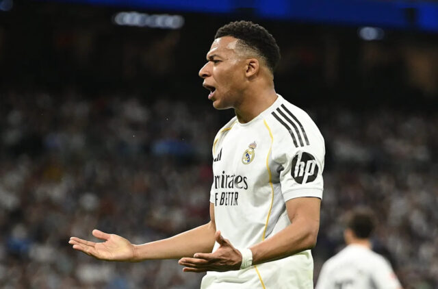 Narastajúca vzdialenosť megahviezdy Realu Madrid od tímu je dôvodom na obavy
