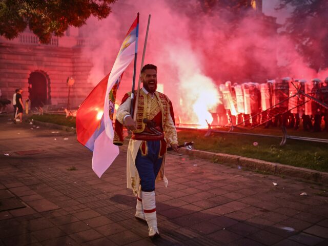 Nepokoje v Belehrade, keď si protesty vedené študentmi vyžadujú voľby | Policajné správy
