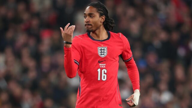 Obranca Tottenhamu a Anglicka Djed Spence sa rýchlo vyjadrili po finálovej porážke Arsenalu Ligy majstrov s PSG.