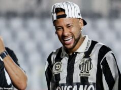 Neymar sa dostaví na brazílsky kemp majstrovstiev sveta ZRANENÝ, vynechá tréning a má lekársku prehliadku až do 1:00 – ako hviezda Premier League, ktorá bola brutálne znásilnená, aby mu uvoľnila miesto, čaká na osud Neymarove nádeje na majstrovstvá sveta sú na pochybách kvôli pretrvávajúcemu problému s lýtkom, ktorý údajne spôsobil, že vynechal prvý tréning