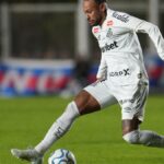 Neymar sa ospravedlňuje za roztržku so synom Robinha na tréningu Santosu