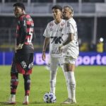 Neymar, vpravo, bol údajne zapojený do tréningu na ihrisku s centrom Robinho Jr