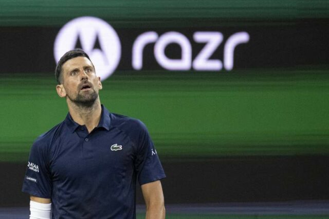 11. marca 2026, Indian Wells, Kalifornia, USA: NOVAK DJOKOVIČ zo Srbska máva publiku potlesku v stoji po tom, čo ho porazil Jack Draper z Veľkej Británie počas zápasu osemfinále na turnaji BNP Paribas Open v Indian Wells Tennis Garden 11. marca 2026 v Indian Wells, CA. Indian Wells, USA PUBLICATIONxINxGERxSUIxAUTxONLY – ZUMAl140 20260311_aap_l140_019 Copyright: xShelleyxLiptonx