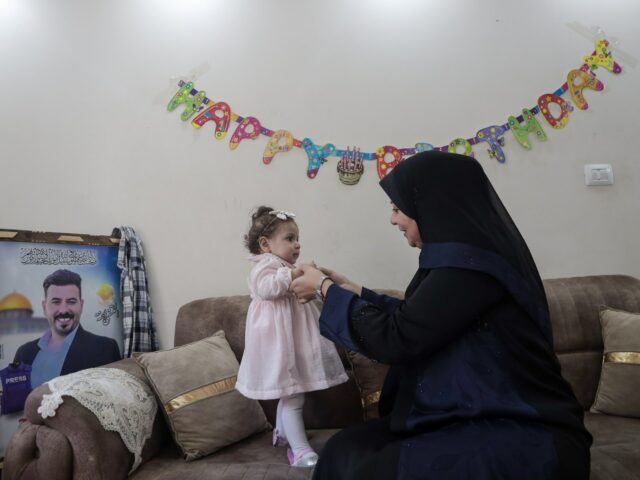 Novinár z Gazy zabitý v deň, keď sa mu narodila dcéra | Správy o konflikte medzi Izraelom a Palestínou

