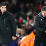 Tréner Arsenalu Mikel Arteta (vľavo) a manažér Crystal Palace Oliver Glasner