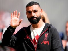 Objavuje sa prvá voľba Mo Salaha pre budúci klub, keďže sa objavuje „návrh 52 miliónov libier na trojročnú zmluvu“. Mohamed Salah zdvihne ruku