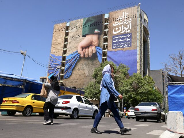 Očakávanie v Iráne, keďže rozhovory s USA pokračujú uprostred útokov, vojny slov | Americko-izraelská vojna proti Iran News
