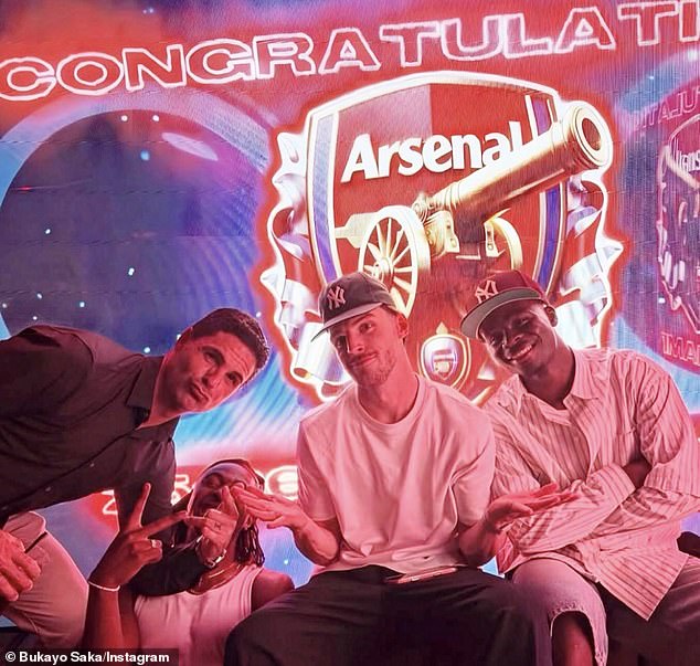 Odhalené: Ako musel Mikel Arteta PRESKOČIŤ víťazný moment Arsenalu, aby Mikel Arteta sa pripojil k hviezdam Arsenalu v nočnom klube Tape po vynechaní zápasu Man City