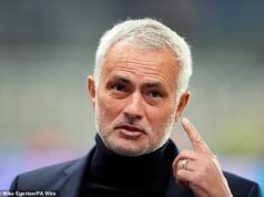 Odhalené: Prestupový zoznam Josého Mourinha pre šéfov Realu Madrid – po tom, čo VŠETKY ich španielske hviezdy boli zavrhnuté na majstrovstvách sveta José Mourinho údajne povedal Realu Madrid, že chce štyri až šesť podpisov