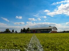 Odhalené: Zamestnanec Southamptonu „prichytený pri špionáži v kríkoch Middlesbrough“ bol mladším stážistom ako sonda pri štarte EFL Na tréningovom ihrisku Rockliffe Park v Middlesborough bol videný juniorský stážista v Southamptone