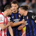 Taylor Harwood-Bellis (vľavo) bol obvinený z používania diskriminačného jazyka voči Lukovi Aylingovi (vpravo)