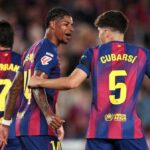 Pau Cubarsi z FC Barcelona oslavuje po víťazstve nad Realom Madrid